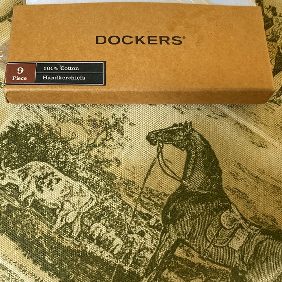 NEW W/TAGS=DOCKERS’ Levi Strauss Mens 9 Piece White Cotton Handkerchief Set - Picture 3 of 5